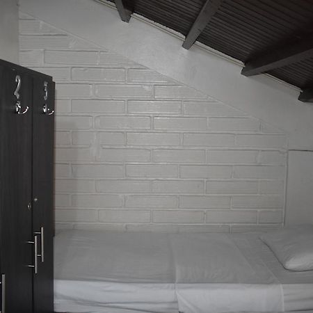 Esmed Hostel メデジン エクステリア 写真