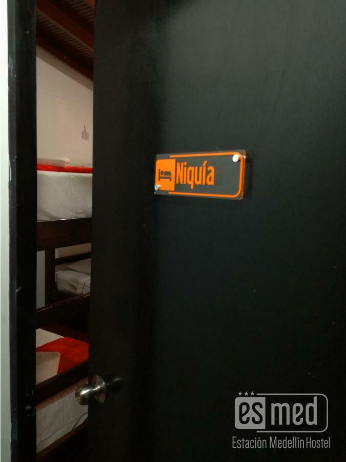 Esmed Hostel メデジン エクステリア 写真
